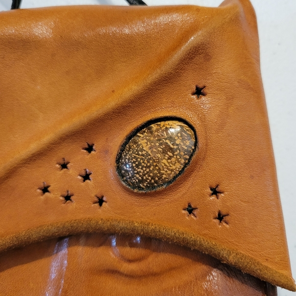 Vintage Leather Art Crossbody Purse by Deborah Einbender Pursona - Picture 6 of 13